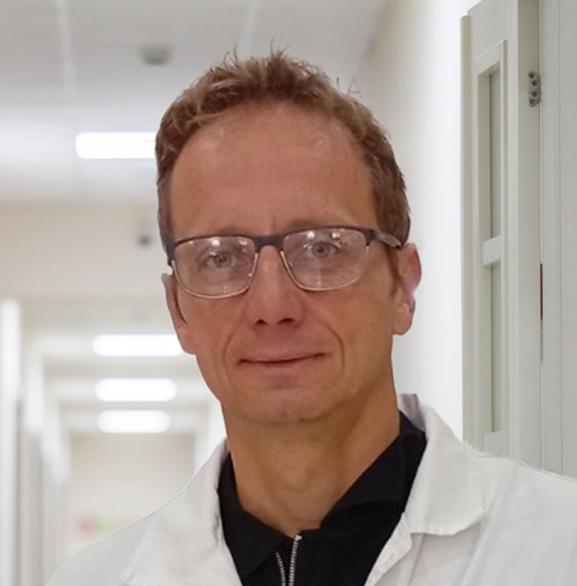 Dr Boris Bednar