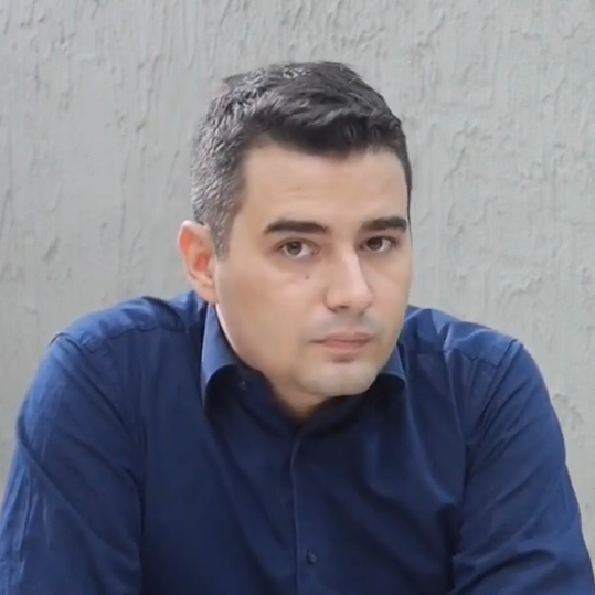 Dr Dušan Zarić